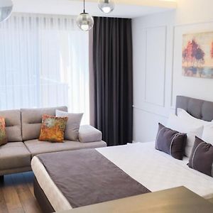 Zimmer mit Kingsize-Bett